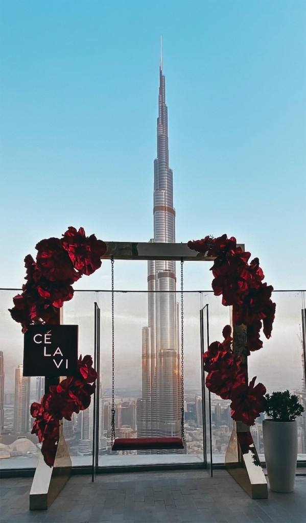 Вид на Burj Khalifa с террасы ресторана CÉ LA VI Dubai